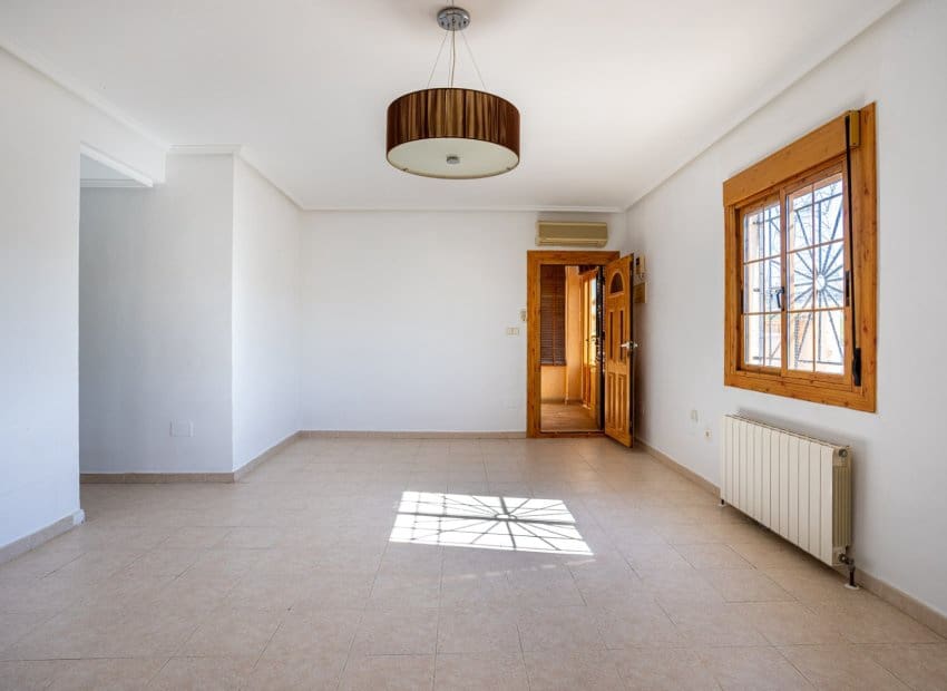 5 quarto Moradia para venda em Benijofar com piscina - 449 900 € (Ref: 9795097)