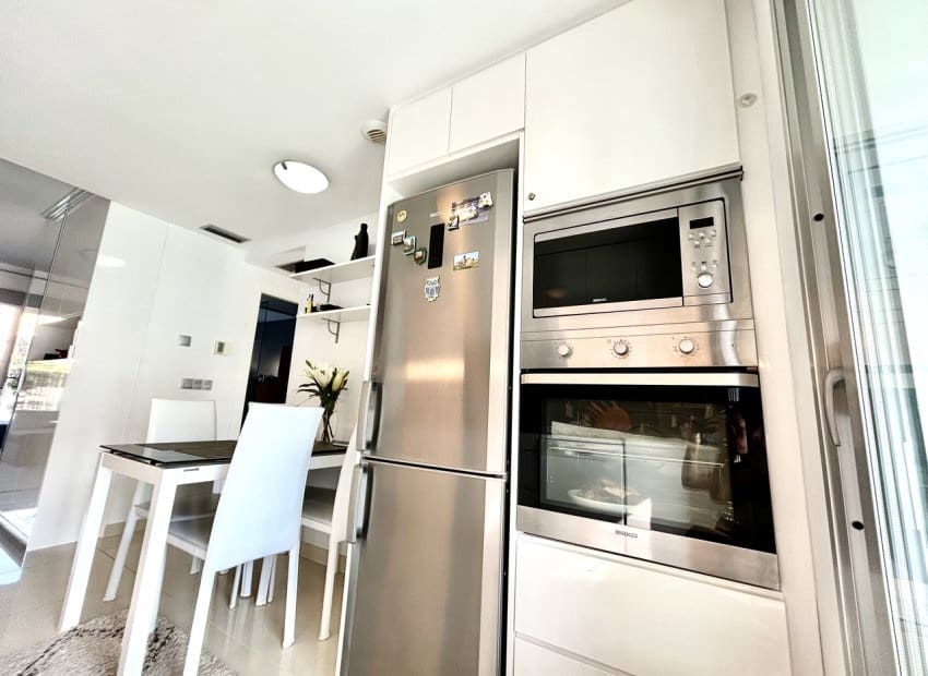 2 soverom Leilighet til salgs i Punta Prima med svømmebasseng - € 240 000 (Ref: 9795099)