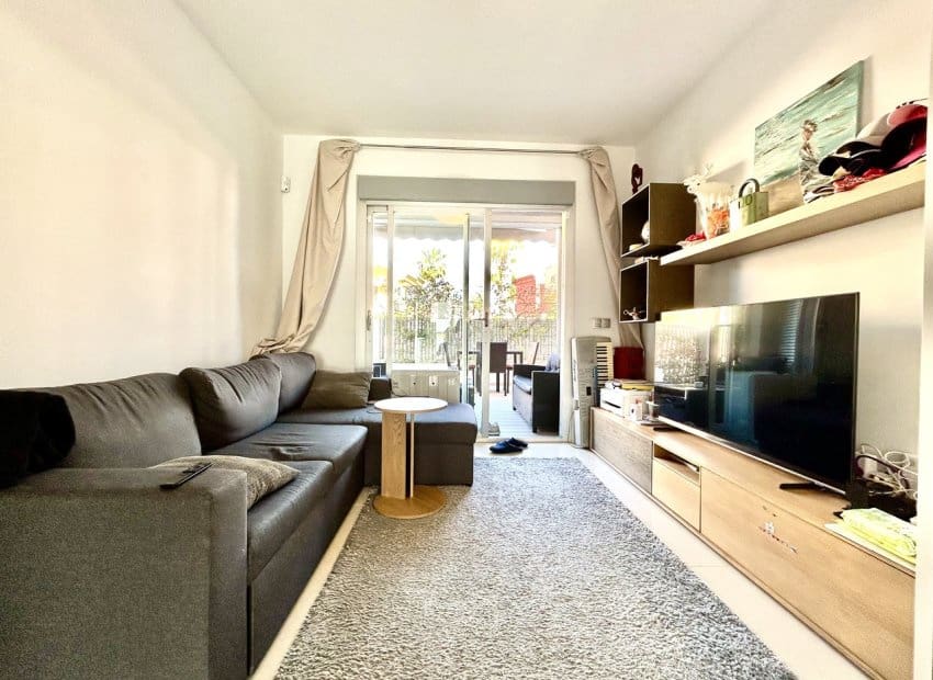 2 soverom Leilighet til salgs i Punta Prima med svømmebasseng - € 240 000 (Ref: 9795099)