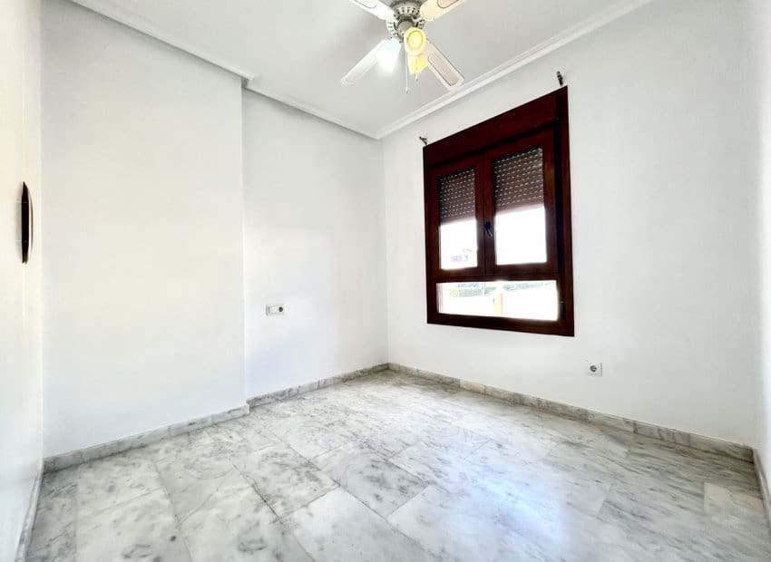 2 Zimmer Apartment zu verkaufen in Villamartin mit Pool - 165.000 € (Ref: 9795100)