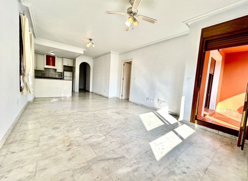 2 Zimmer Apartment zu verkaufen in Villamartin mit Pool - 165.000 € (Ref: 9795100)