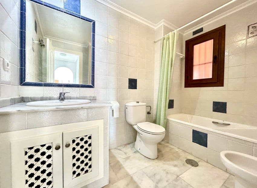 2 Zimmer Apartment zu verkaufen in Villamartin mit Pool - 165.000 € (Ref: 9795100)