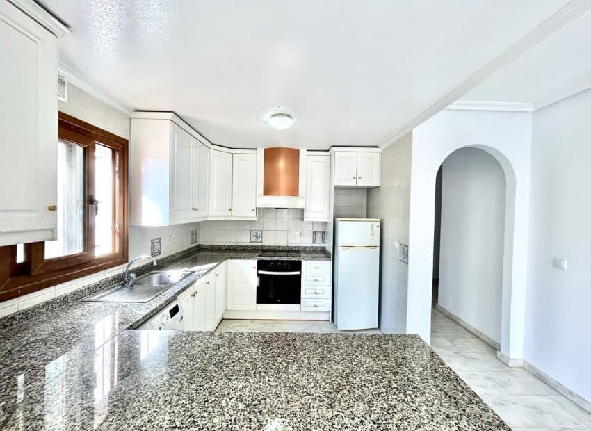 2 Zimmer Apartment zu verkaufen in Villamartin mit Pool - 165.000 € (Ref: 9795100)