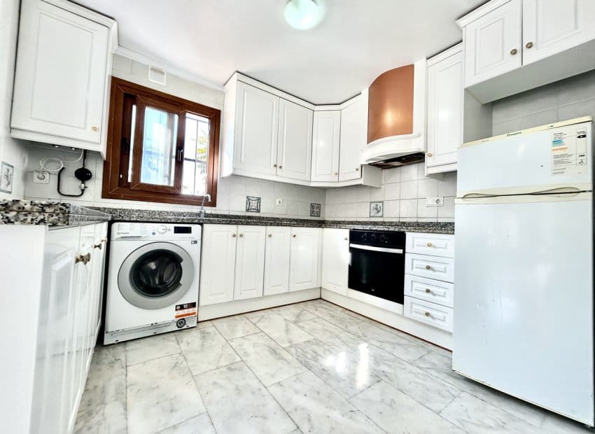 2 Zimmer Apartment zu verkaufen in Villamartin mit Pool - 165.000 € (Ref: 9795100)