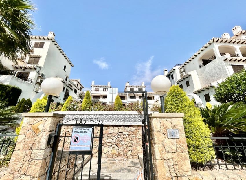 2 soverom Leilighet til salgs i Cabo Roig med svømmebasseng - € 205 000 (Ref: 9795101)