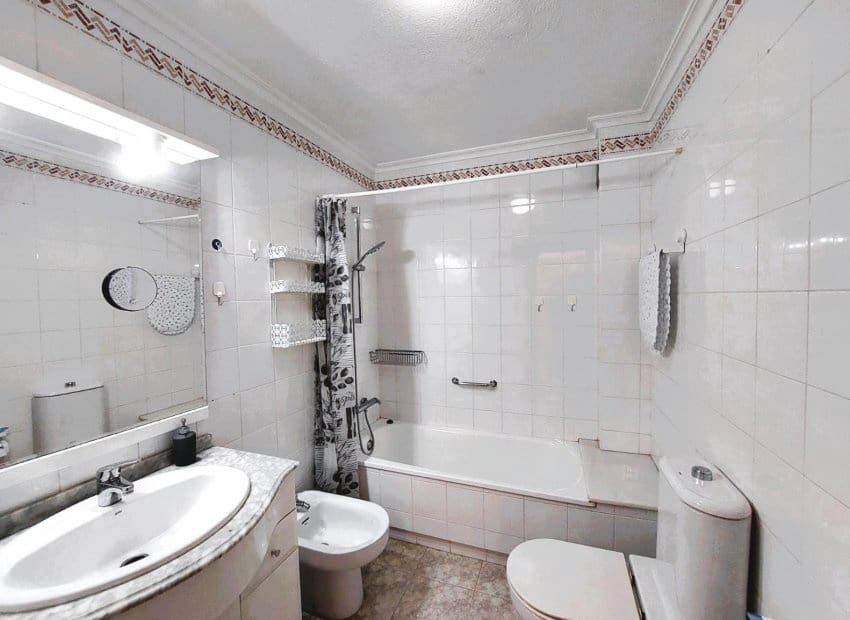 2 bedroom Apartment for sale in Playa Flamenca with pool - € 179,000 (Ref: 9797618)