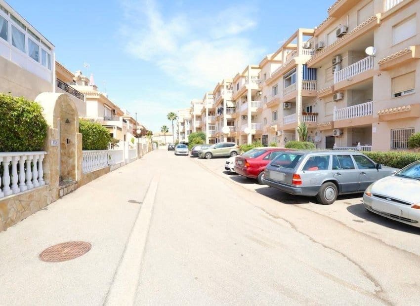 2 bedroom Apartment for sale in Playa Flamenca with pool - € 179,000 (Ref: 9797618)