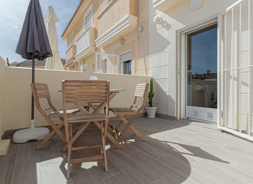 2 soveværelse Byhus til salg i Orihuela Costa med swimmingpool - € 219.000 (Ref: 9797619)