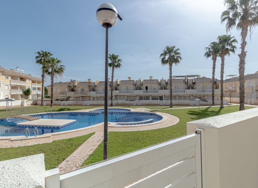 2 soveværelse Byhus til salg i Orihuela Costa med swimmingpool - € 219.000 (Ref: 9797619)
