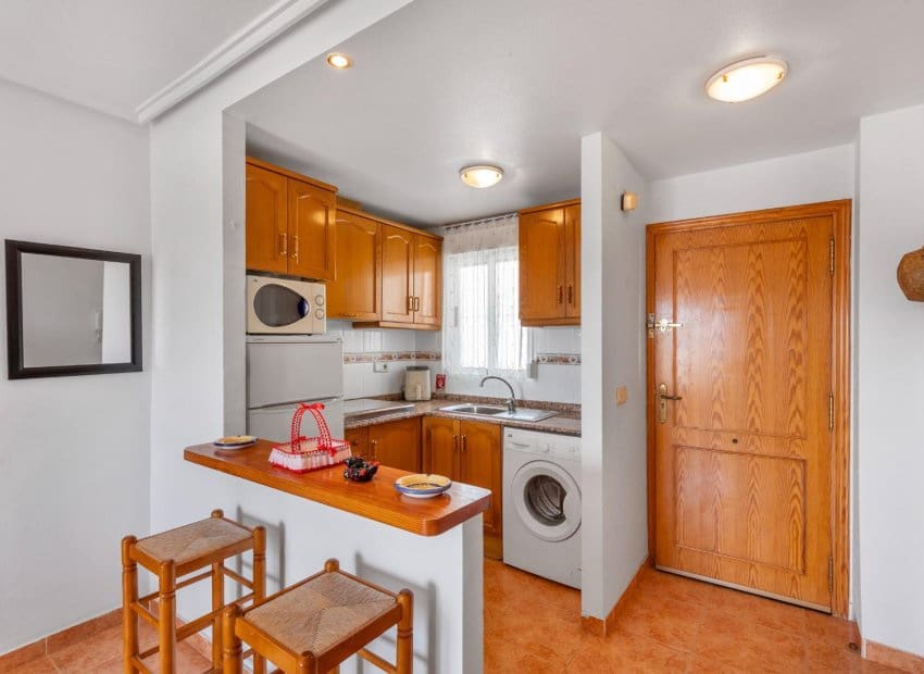 2 sovrum Lägenhet till salu i Torrevieja med pool - 134 900 € (Ref: 9799979)