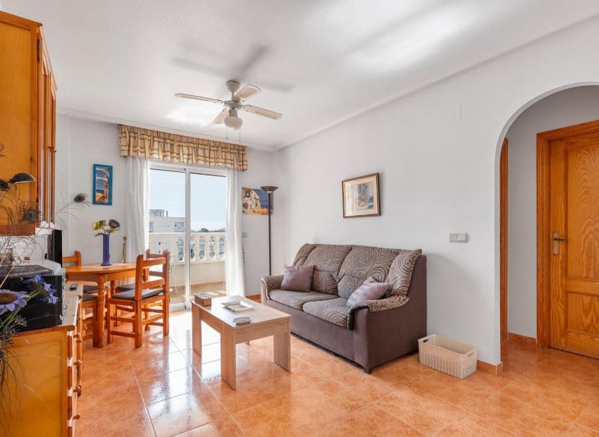 2 sovrum Lägenhet till salu i Torrevieja med pool - 134 900 € (Ref: 9799979)