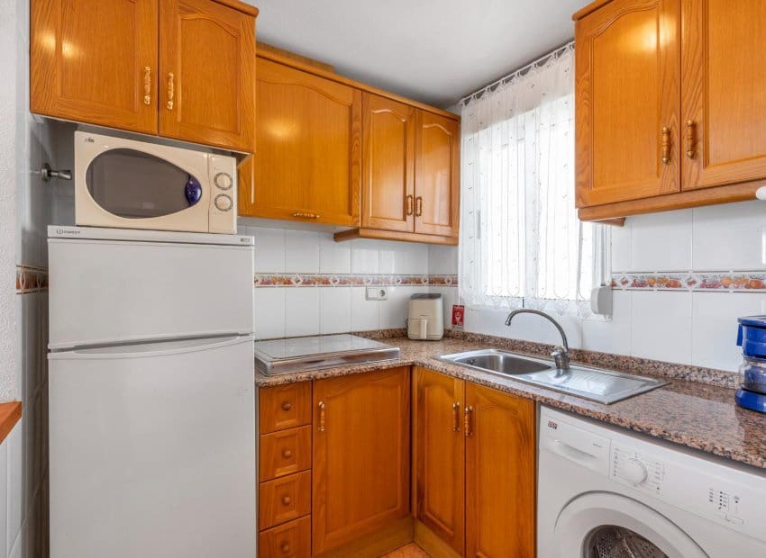 2 sovrum Lägenhet till salu i Torrevieja med pool - 134 900 € (Ref: 9799979)