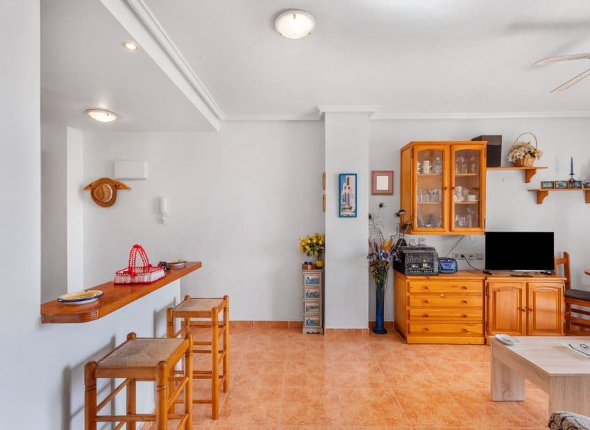 2 sovrum Lägenhet till salu i Torrevieja med pool - 134 900 € (Ref: 9799979)