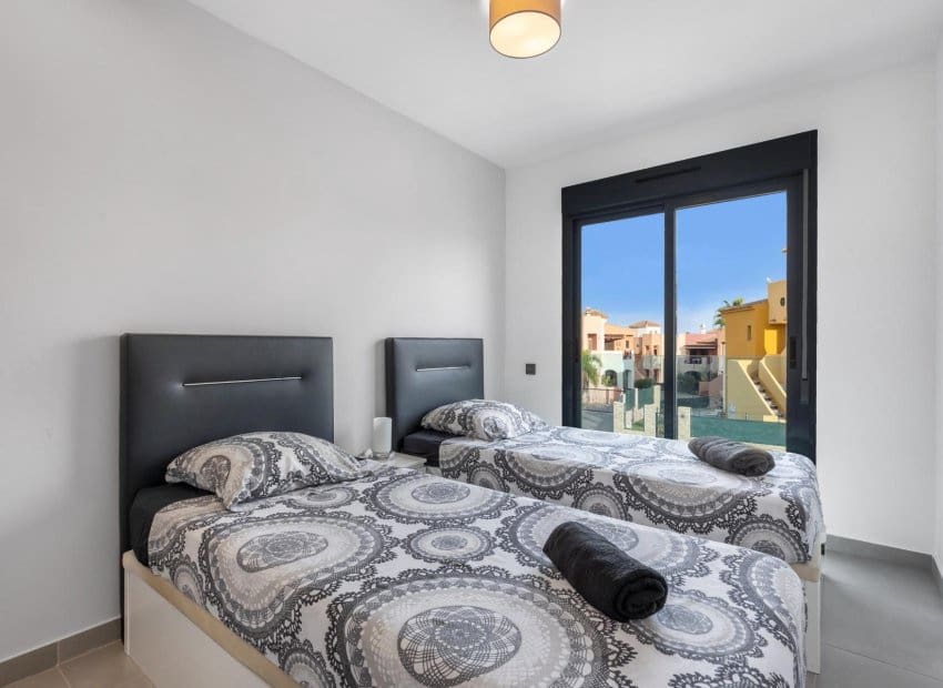 2 sypialnia Apartament na sprzedaż w Punta Prima z basenem - 269 900 € (Ref: 9799980)