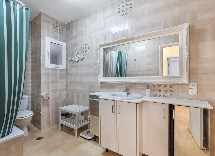 6 camera da letto Casa in vendita in Torrevieja con piscina - 179.000 € (Rif: 9799981)