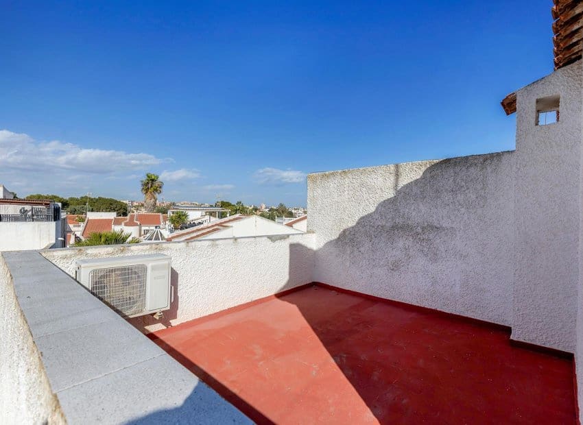 6 camera da letto Casa in vendita in Torrevieja con piscina - 179.000 € (Rif: 9799981)