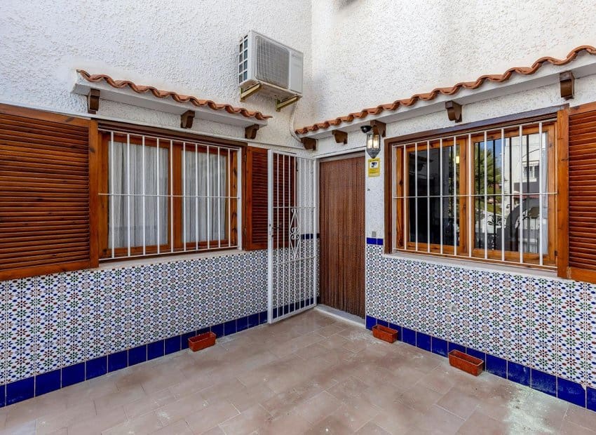 6 camera da letto Casa in vendita in Torrevieja con piscina - 179.000 € (Rif: 9799981)