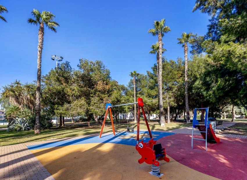 6 camera da letto Casa in vendita in Torrevieja con piscina - 179.000 € (Rif: 9799981)