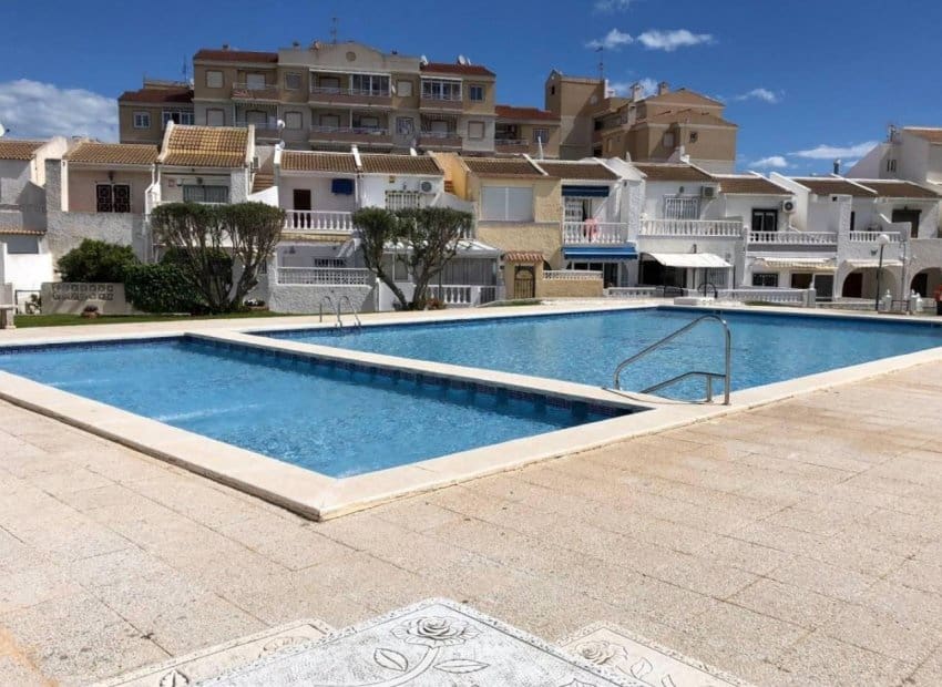 6 camera da letto Casa in vendita in Torrevieja con piscina - 179.000 € (Rif: 9799981)