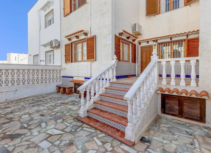 6 camera da letto Casa in vendita in Torrevieja con piscina - 179.000 € (Rif: 9799981)