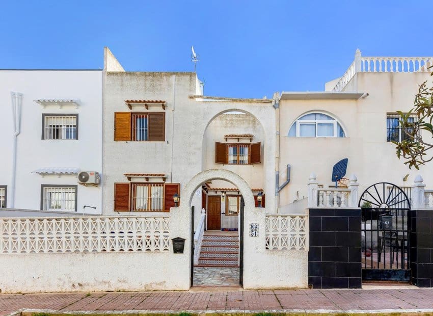 6 camera da letto Casa in vendita in Torrevieja con piscina - 179.000 € (Rif: 9799981)