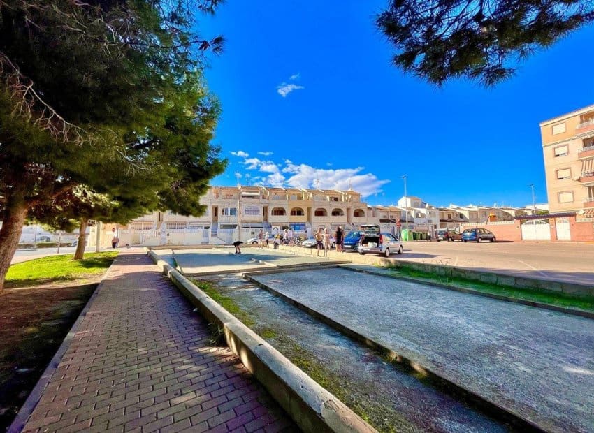 6 camera da letto Casa in vendita in Torrevieja con piscina - 179.000 € (Rif: 9799981)