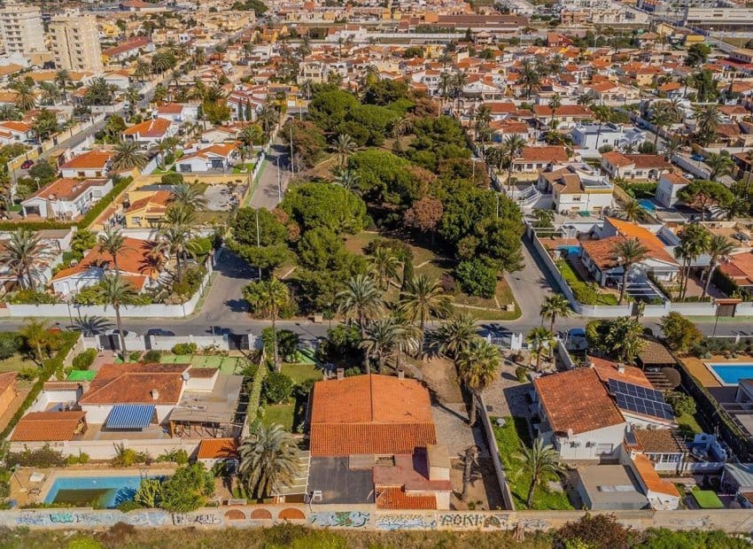 6 camera da letto Casa in vendita in Torrevieja con piscina - 179.000 € (Rif: 9799981)