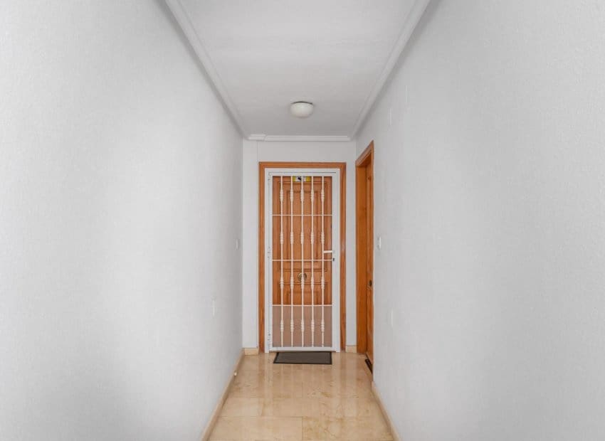 3 slaapkamer Appartement te koop in Torrevieja - € 181.000 (Ref: 9800063)