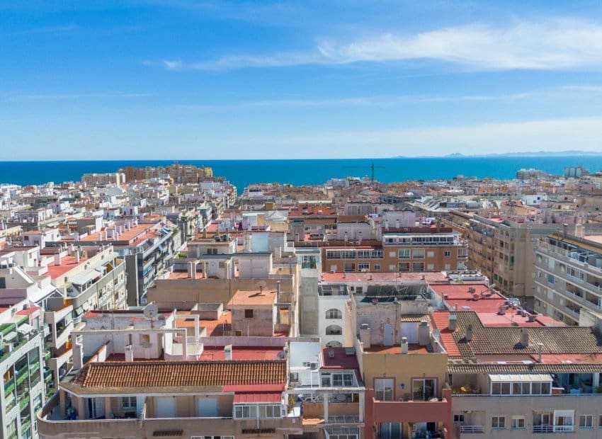 3 slaapkamer Appartement te koop in Torrevieja - € 181.000 (Ref: 9800063)