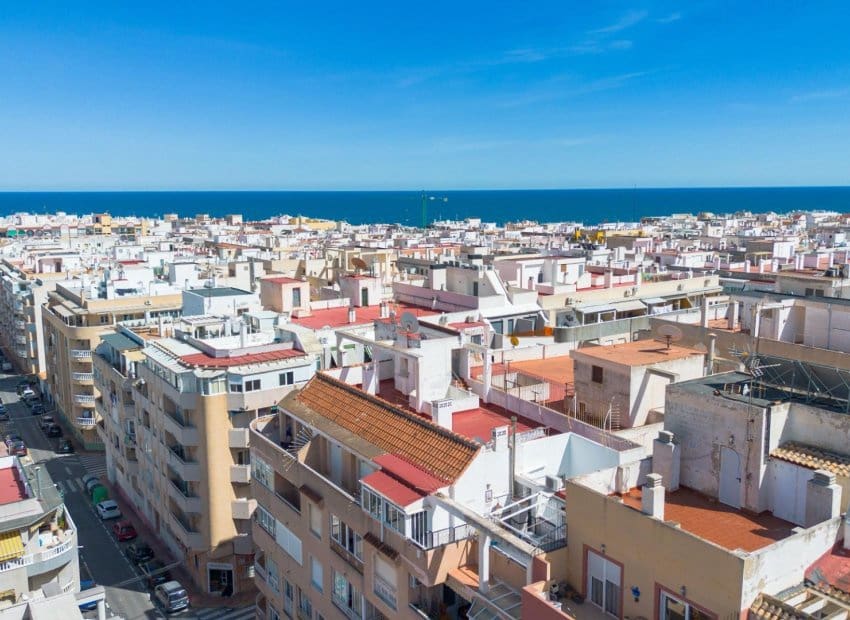 3 slaapkamer Appartement te koop in Torrevieja - € 181.000 (Ref: 9800063)