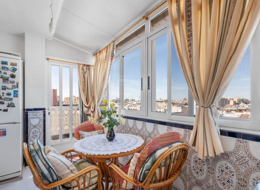 3 slaapkamer Appartement te koop in Torrevieja - € 181.000 (Ref: 9800063)