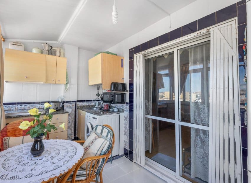 3 slaapkamer Appartement te koop in Torrevieja - € 181.000 (Ref: 9800063)