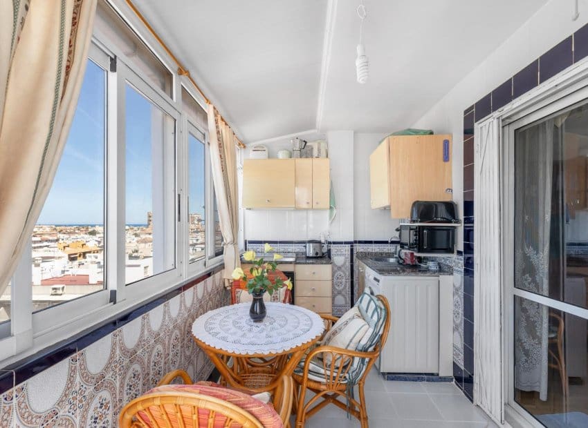 3 slaapkamer Appartement te koop in Torrevieja - € 181.000 (Ref: 9800063)