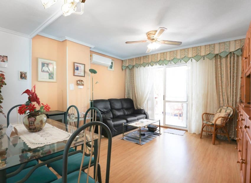 3 slaapkamer Appartement te koop in Torrevieja - € 181.000 (Ref: 9800063)