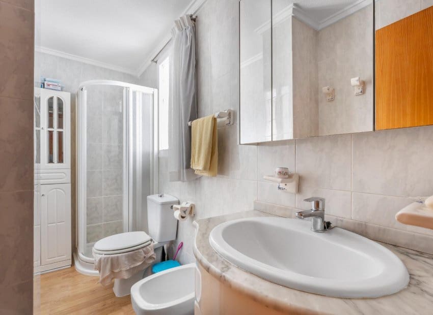 3 slaapkamer Appartement te koop in Torrevieja - € 181.000 (Ref: 9800063)