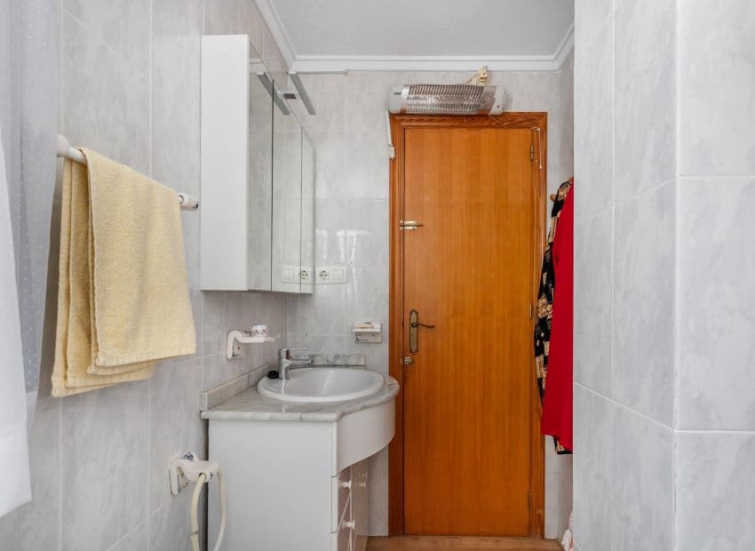 3 slaapkamer Appartement te koop in Torrevieja - € 181.000 (Ref: 9800063)