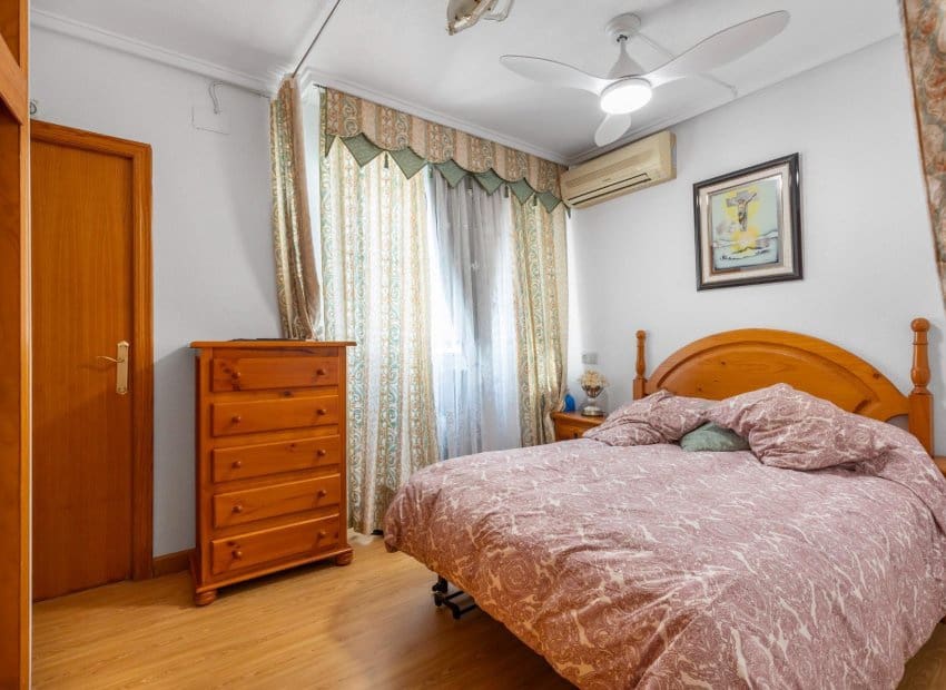 3 slaapkamer Appartement te koop in Torrevieja - € 181.000 (Ref: 9800063)