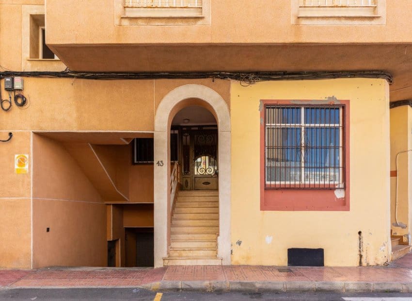 3 slaapkamer Appartement te koop in Torrevieja - € 181.000 (Ref: 9800063)