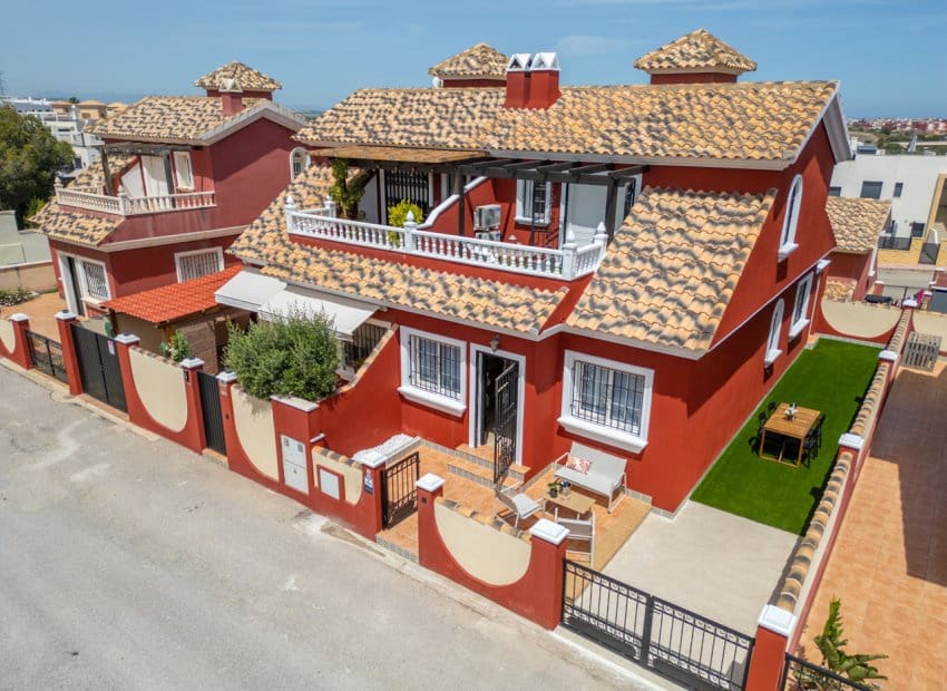 3 sovrum Hus till salu i Villamartin med pool - 269 800 € (Ref: 9800068)