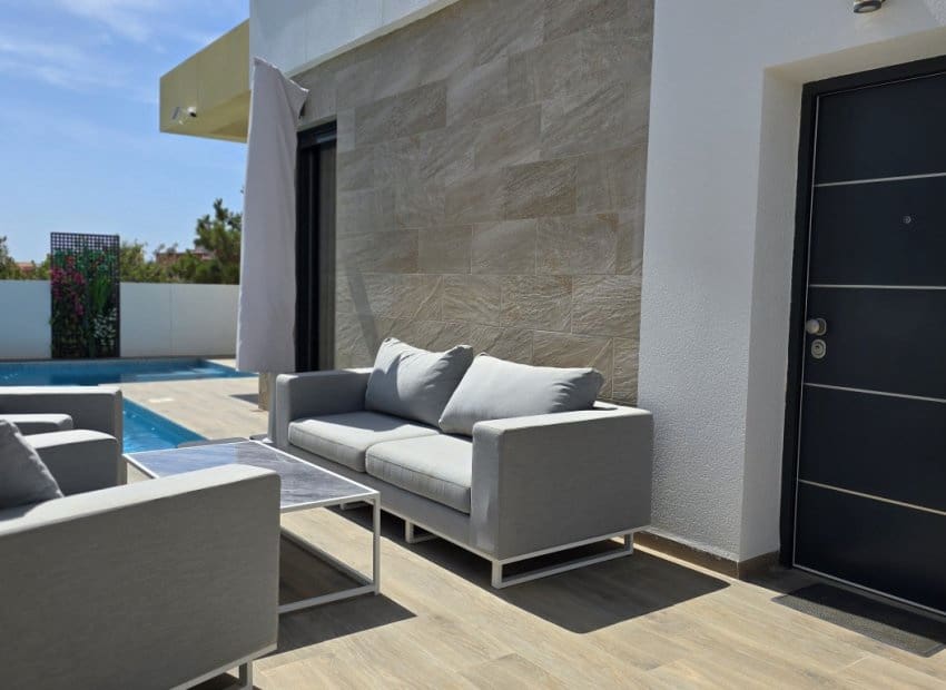 3 soverom Villa til salgs i Los Montesinos med svømmebasseng - € 520 000 (Ref: 9800744)