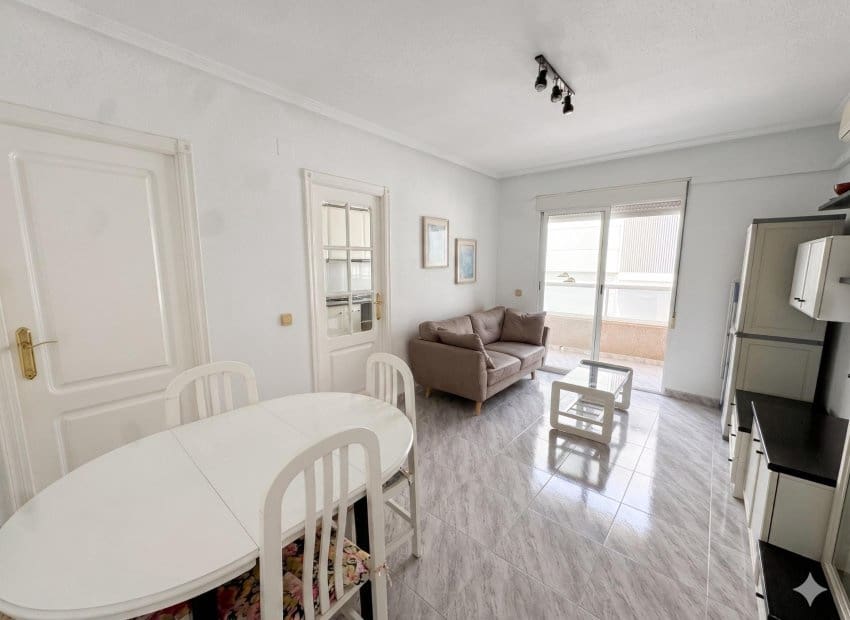 2 bedroom Apartment for sale in Torrevieja - € 139,900 (Ref: 9800745)