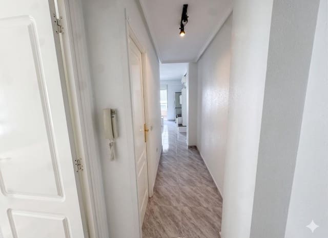 2 bedroom Apartment for sale in Las Piscinas Naturales, Torrevieja - € 139,900 (Ref: 9800745)