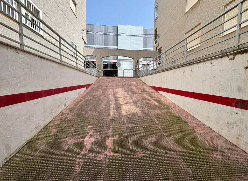 2 bedroom Apartment for sale in Torrevieja - € 139,900 (Ref: 9800745)