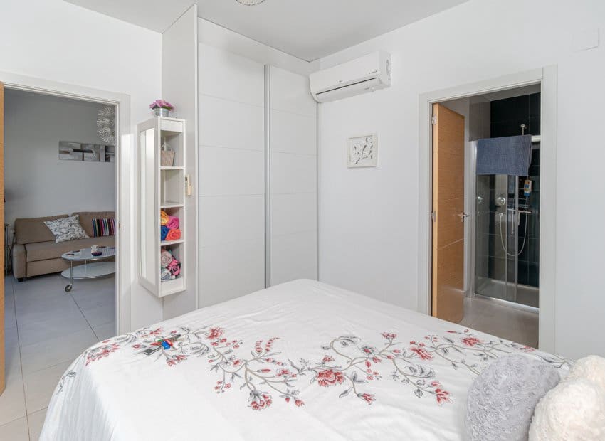 2 sovrum Lägenhet till salu i Orihuela Costa med pool - 249 900 € (Ref: 9800746)