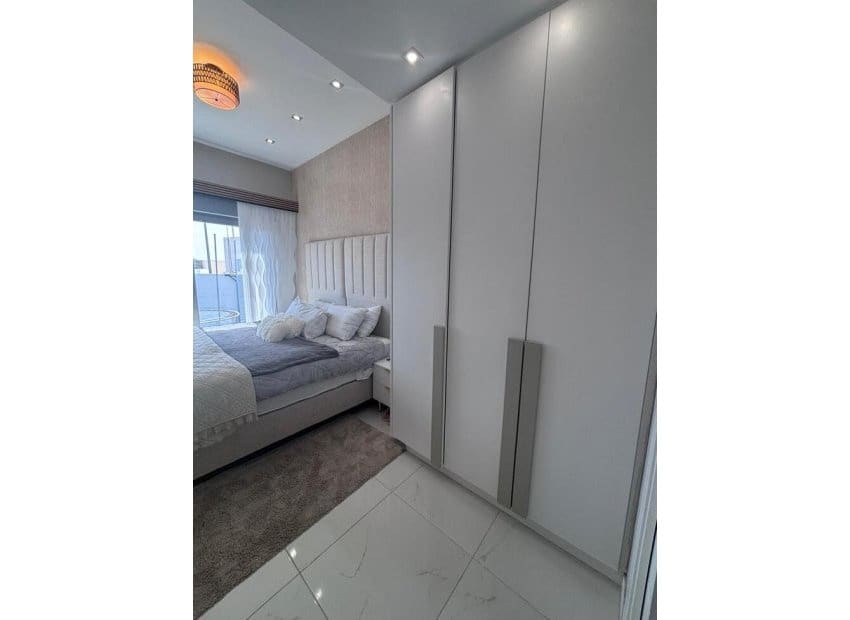 Chalet de 5 habitaciones en Villamartin en venta con piscina - 699.000 € (Ref: 9800747)