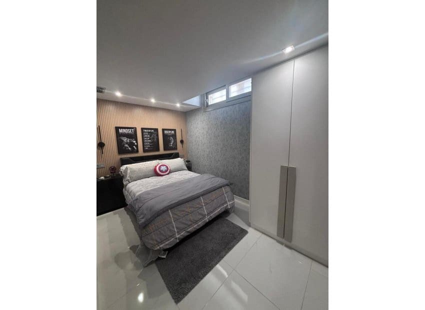 Chalet de 5 habitaciones en Villamartin en venta con piscina - 699.000 € (Ref: 9800747)