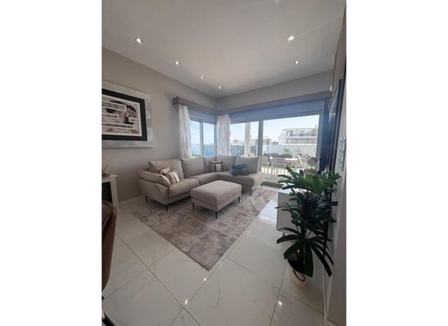 Chalet de 5 habitaciones en Villamartin, Orihuela en venta con piscina - 699.000 € (Ref: 9800747)