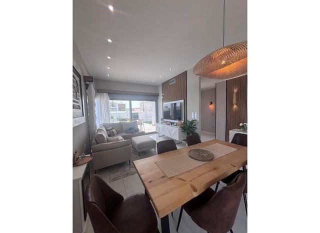 Chalet de 5 habitaciones en Villamartin, Orihuela en venta con piscina - 699.000 € (Ref: 9800747)