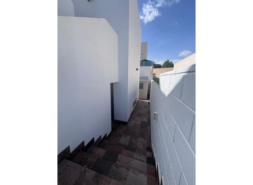 Chalet de 5 habitaciones en Villamartin en venta con piscina - 699.000 € (Ref: 9800747)