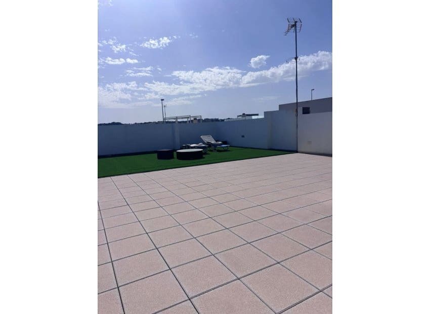 Chalet de 5 habitaciones en Villamartin en venta con piscina - 699.000 € (Ref: 9800747)